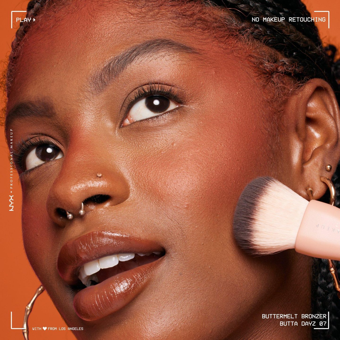 Бронзер Buttermelt Pressed Powder Natural Finish — фото 9