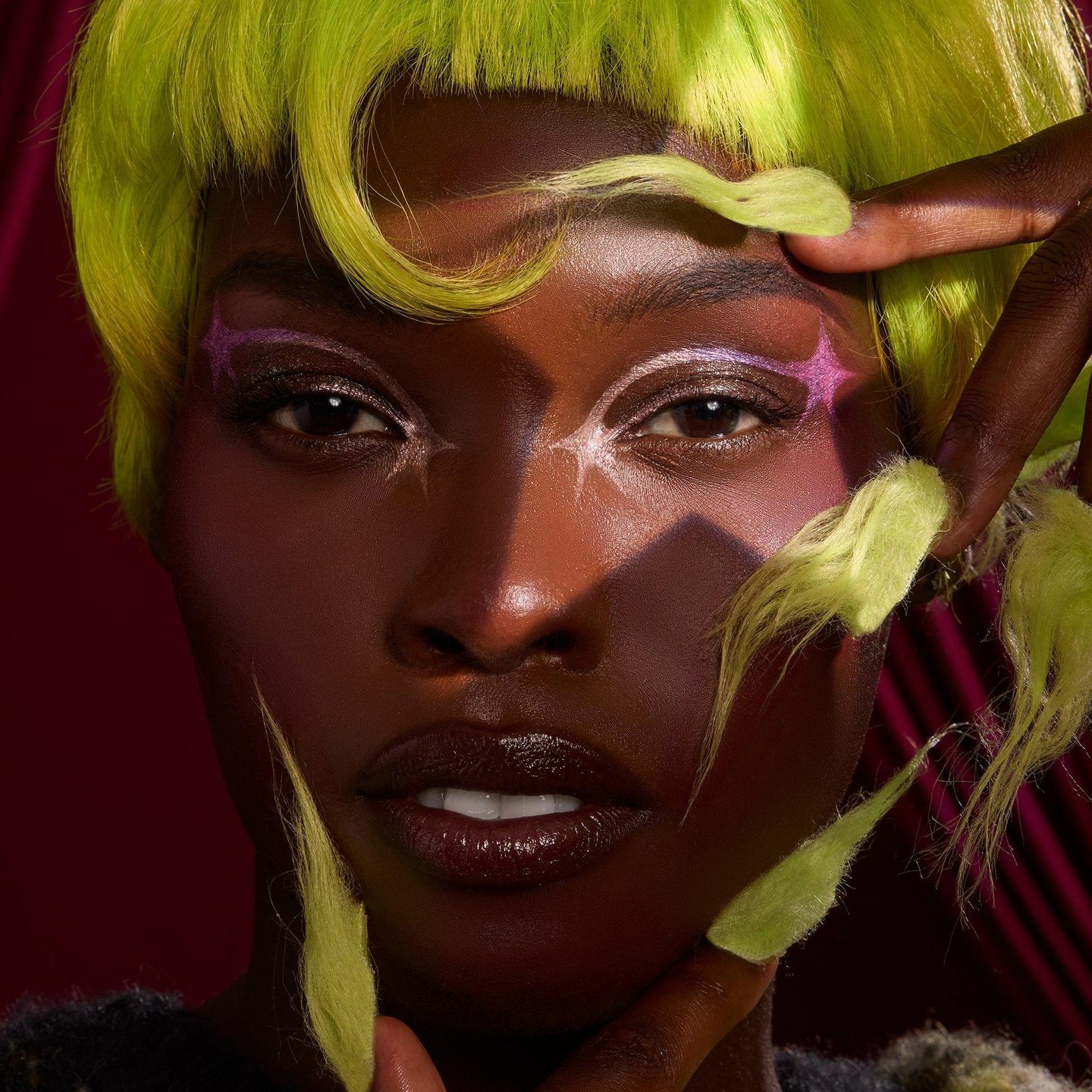 Набор теней ColourPop x Grinch Liked Christmas a Lot Shadow Stix — фото 4