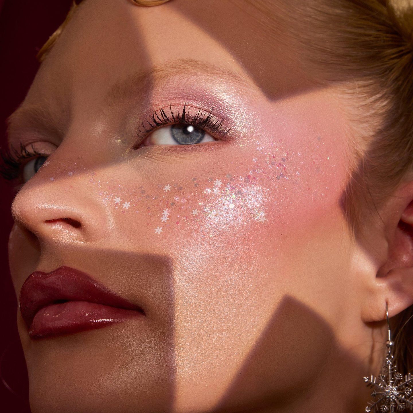 Гель для тела с блестками ColourPop x The Grinch Glitterally Obsessed Who-Hash — фото 4