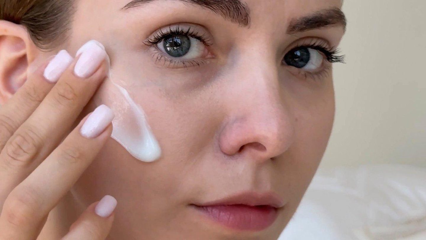 Гель-крем для лица DayWear Matte Oil-Control Anti-Oxidant — фото 6