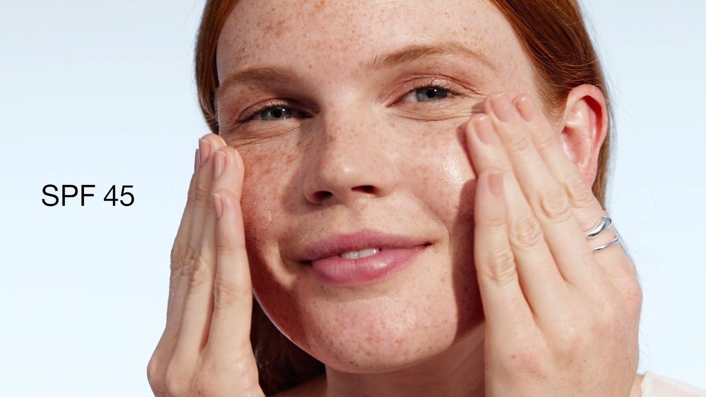 Тональный крем Even Better Clinical Vitamin Makeup SPF 45 — фото 9