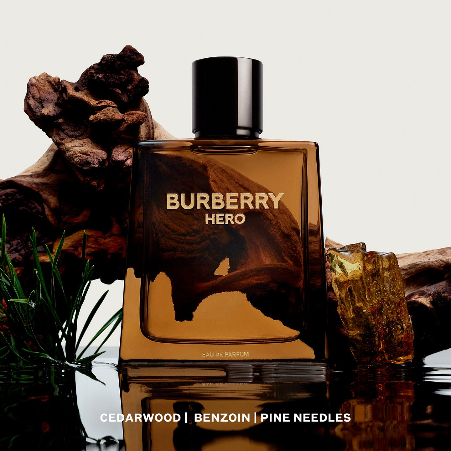 Набор подарочных парфюмов Hero Eau de Parfum & Parfum Travel Spray (3 предмета) — фото 3