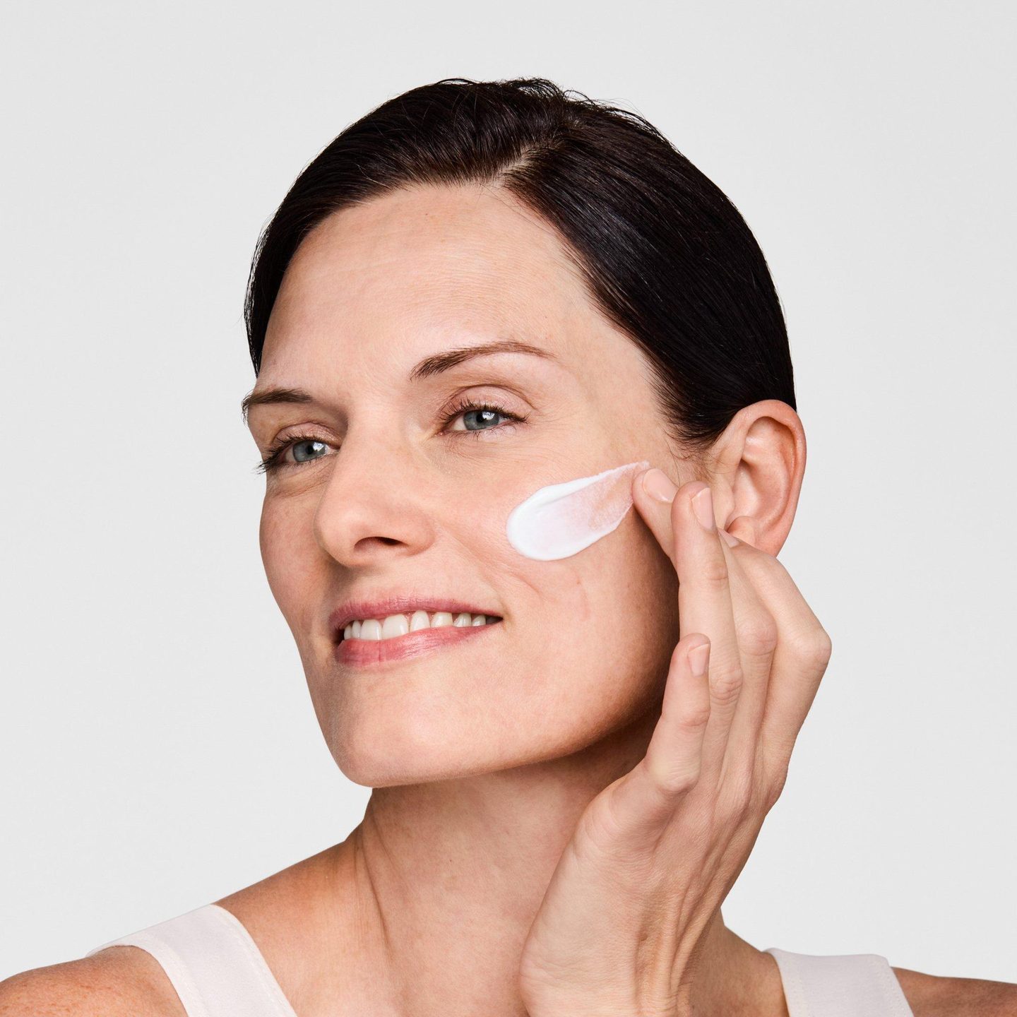 Мини-крем для лица DayWear Advanced Multi-Protection Anti-Oxidant 24H с SPF 15 — фото 6
