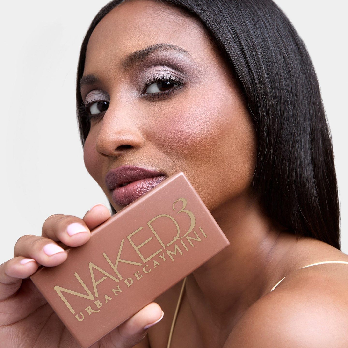 Мини-палитра теней для век Naked3 в мягких розовых оттенках — фото 8