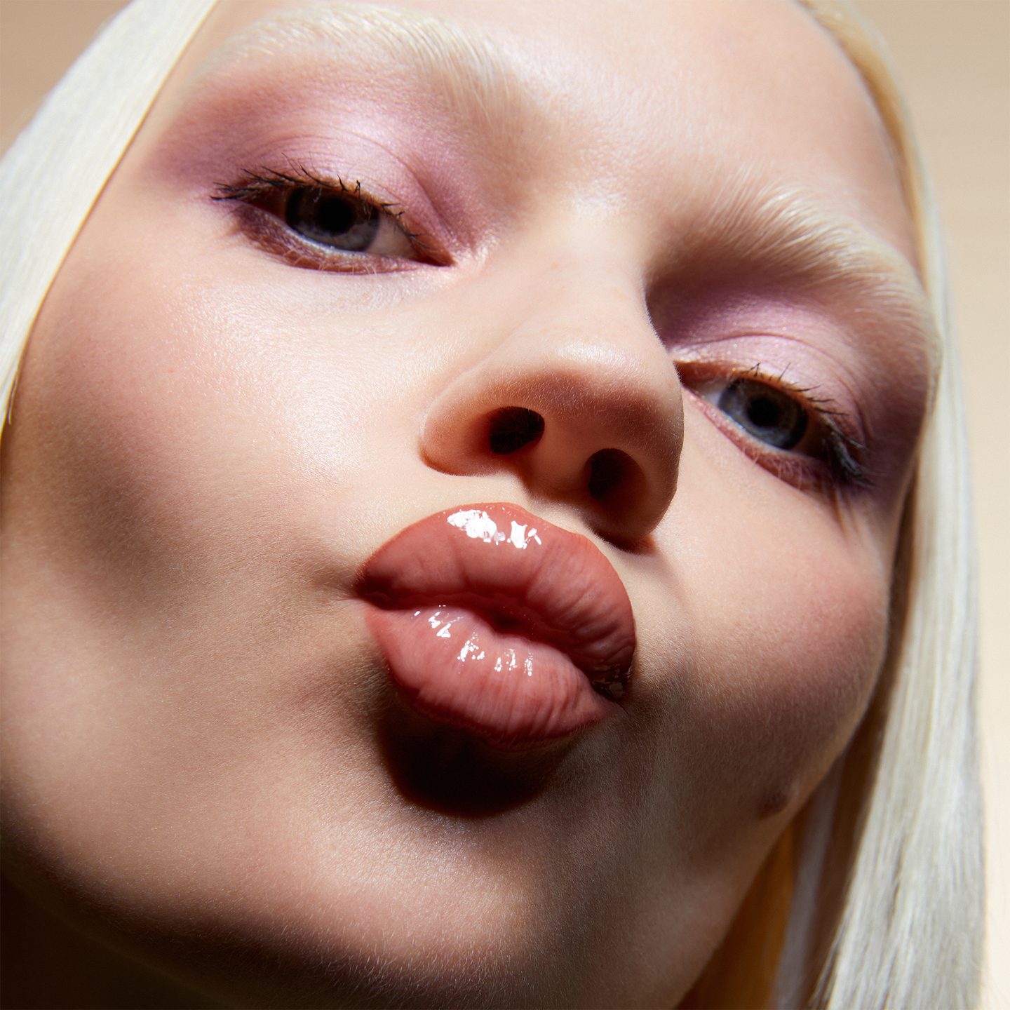 Блеск для губ Supple Kiss Lip Glaze — фото 6