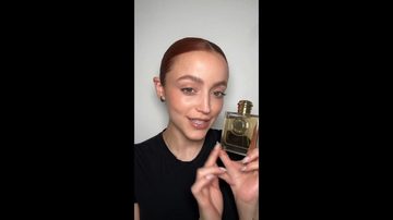 Набор подарочный Burberry Goddess Eau de Parfum и Лосьон для тела (3 предмета) — миниатюра 9