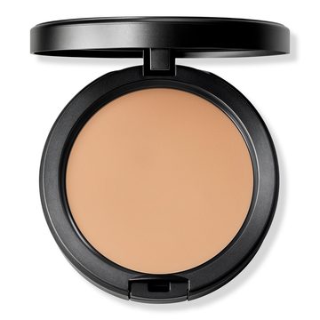 пудровый тональный крем studio fix powder plus