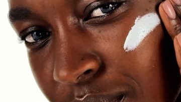 Матирующий солнцезащитный крем SPF 50 с салициловой кислотой — миниатюра 10